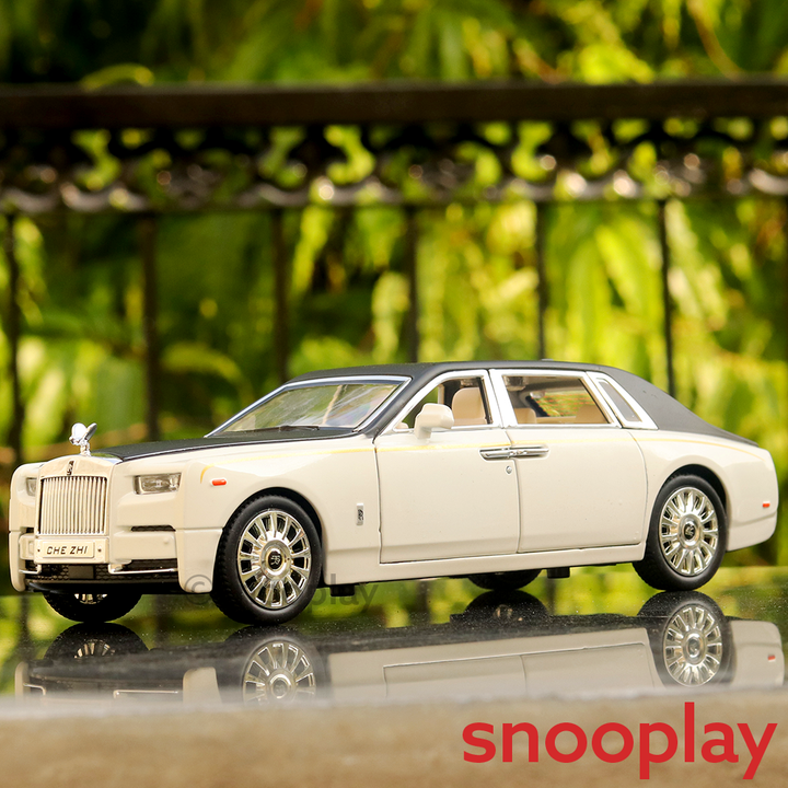 Luxury Car Diecast Model resembling Rolls Royce (1:24) - with Light & Sound - Assorted Colors