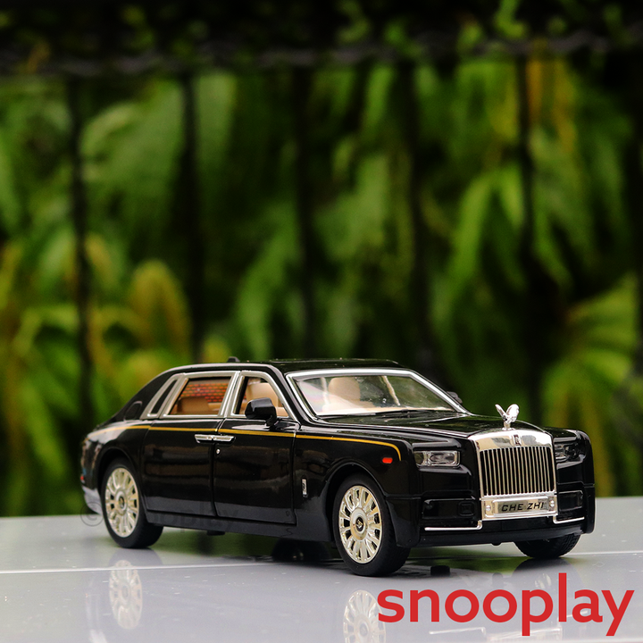 Luxury Car Diecast Model resembling Rolls Royce (1:24) - with Light & Sound - Assorted Colors