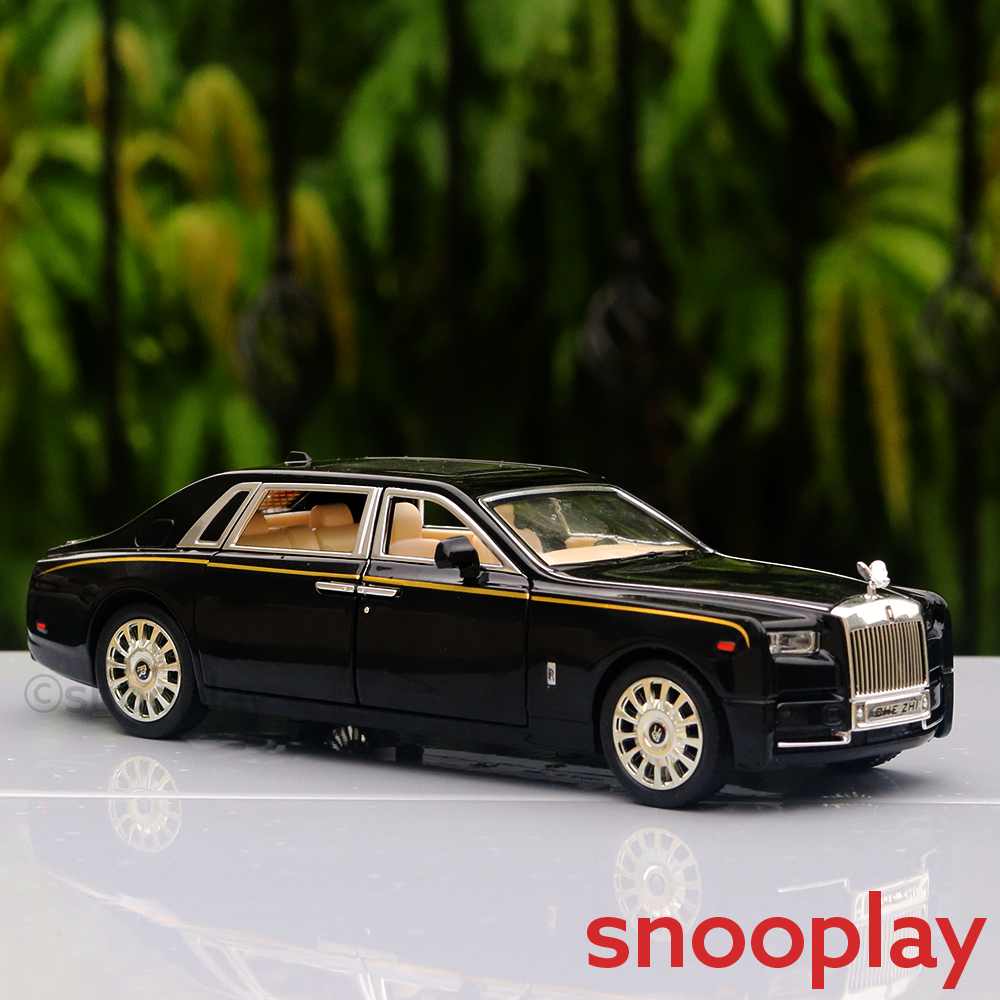 Luxury Car Diecast Model resembling Rolls Royce (1:24) - with Light & Sound - Assorted Colors