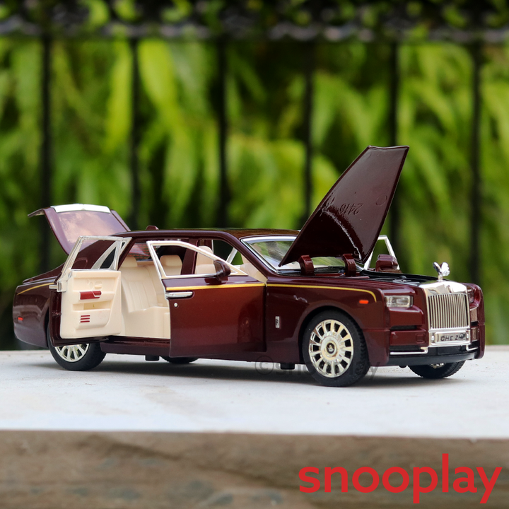 Luxury Car Diecast Model resembling Rolls Royce (1:24) - with Light & Sound - Assorted Colors