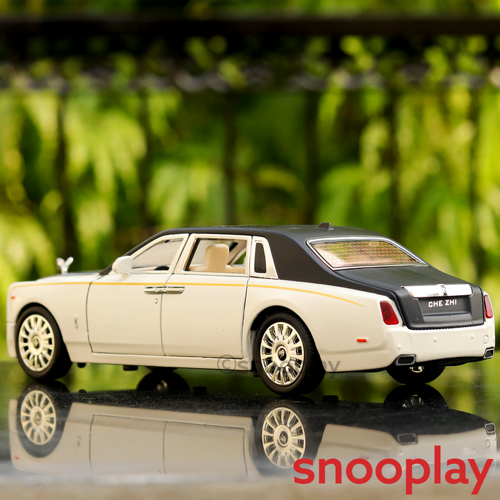 Luxury Car Diecast Model resembling Rolls Royce (1:24) - with Light & Sound - Assorted Colors