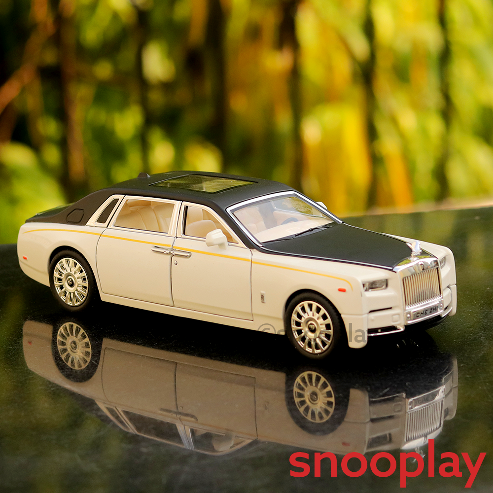 Luxury Car Diecast Model resembling Rolls Royce (1:24) - with Light & Sound - Assorted Colors