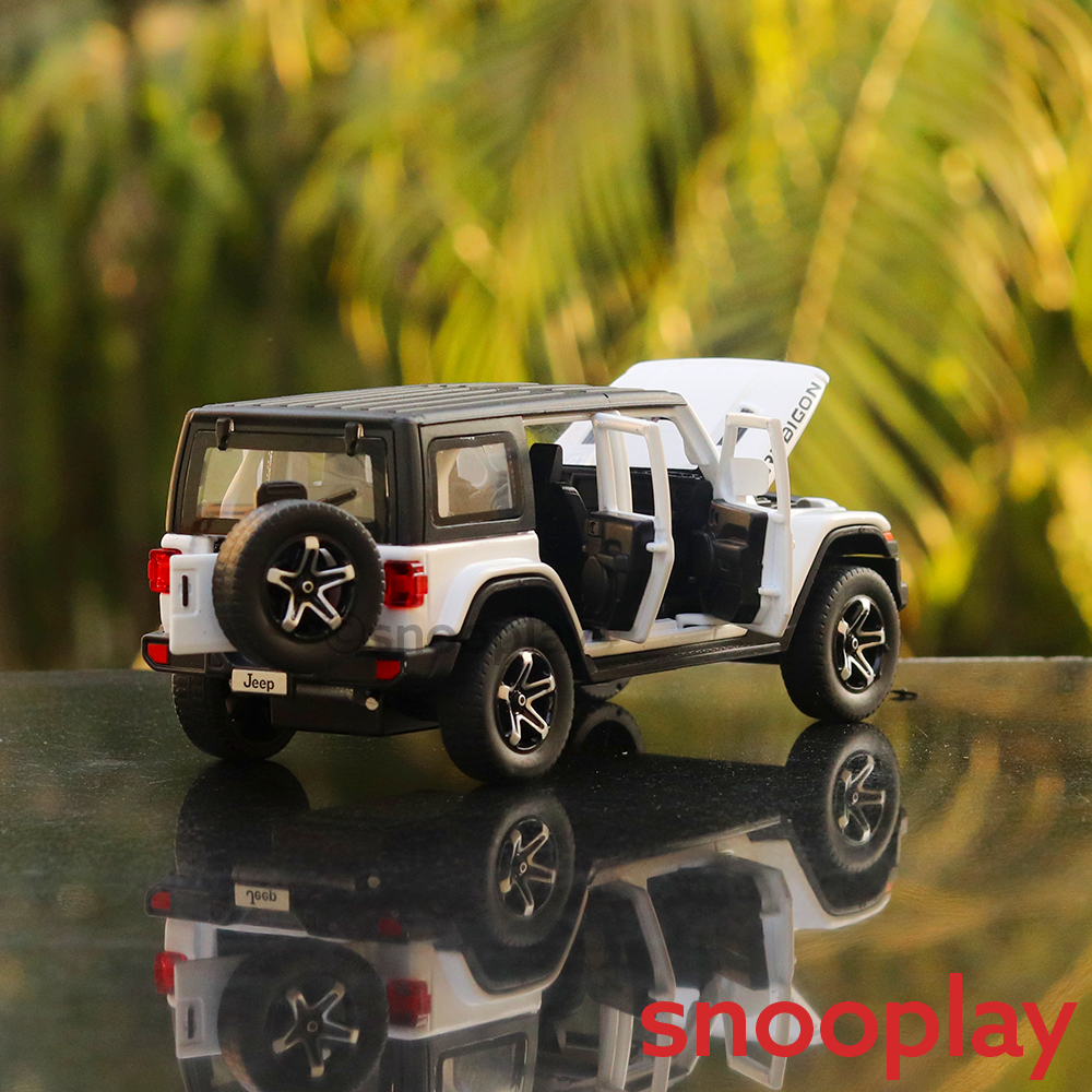 Diecast SUV resembling Jeep (3205) with Light & Sound - Scale Model 1:32 (Assorted Colours)