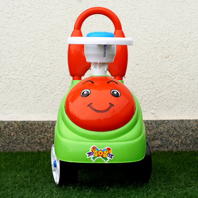 The front side of the Sunny Rider, with fun to rotate steering wheel, for your little ones.