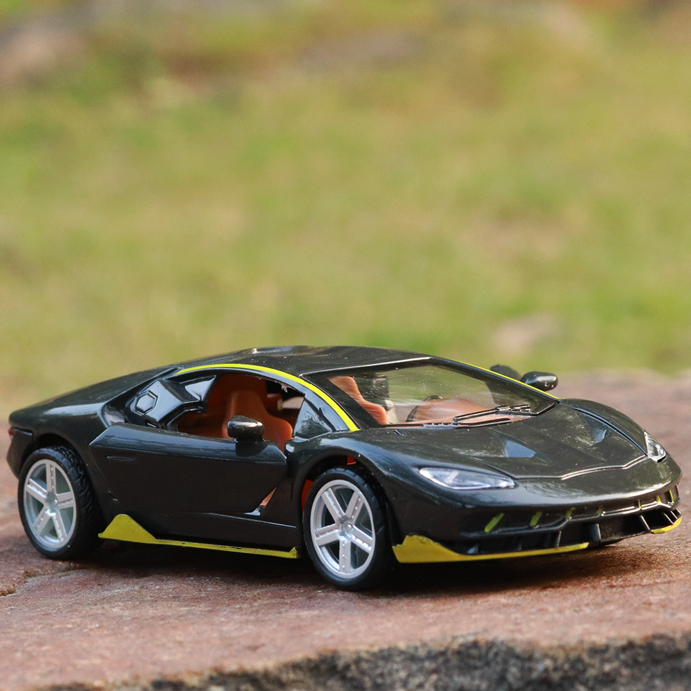 Supercar Diecast Scale Model 3228 resembling Lamborghini