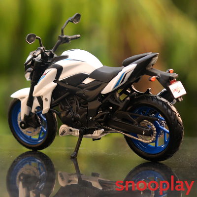 Licensed Suzuki GSX - S750 ABS Diecast Bike Model (1:18 Scale)