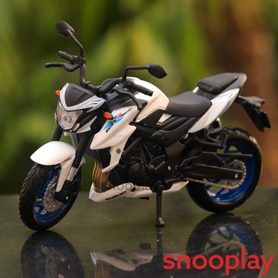 Licensed Suzuki GSX - S750 ABS Diecast Bike Model (1:18 Scale)