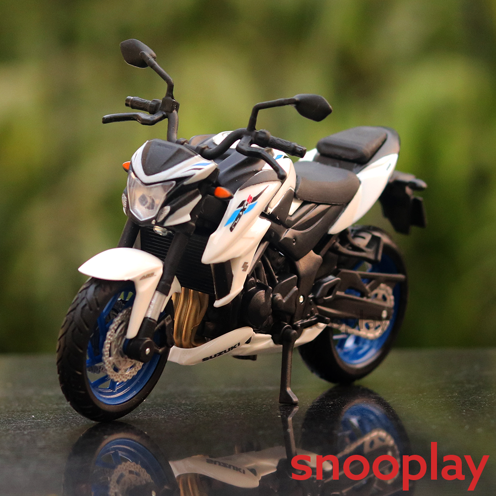 Licensed Suzuki GSX - S750 ABS Diecast Bike Model (1:18 Scale)