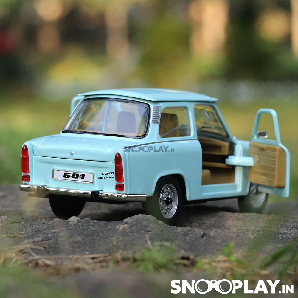 Trabant 601 Diecast Car Scale Model (1:24 Scale)
