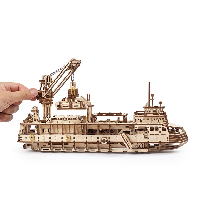 Research Vessel 3D Assembling Kit - 575 Pieces