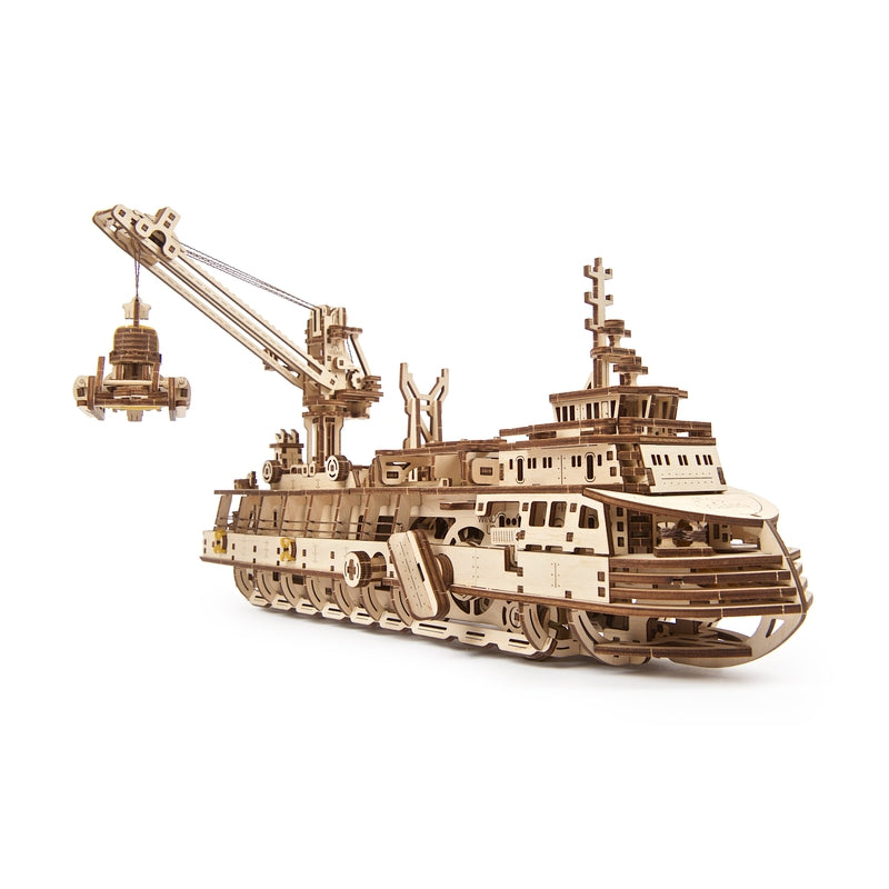 Research Vessel 3D Assembling Kit - 575 Pieces