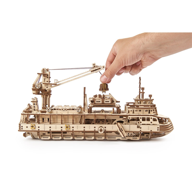 Research Vessel 3D Assembling Kit - 575 Pieces