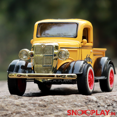 Classic Vintage Pickup Truck Diecast Scale Model (1:32 Scale)- Assorted Colors