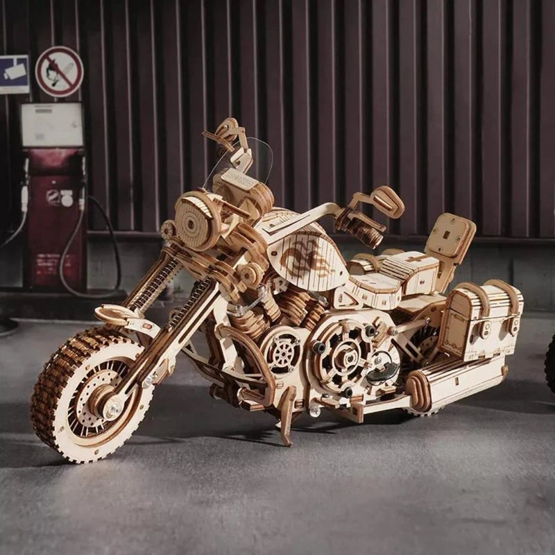 Cruiser Motorcycle 3D Puzzle (420 Pieces)