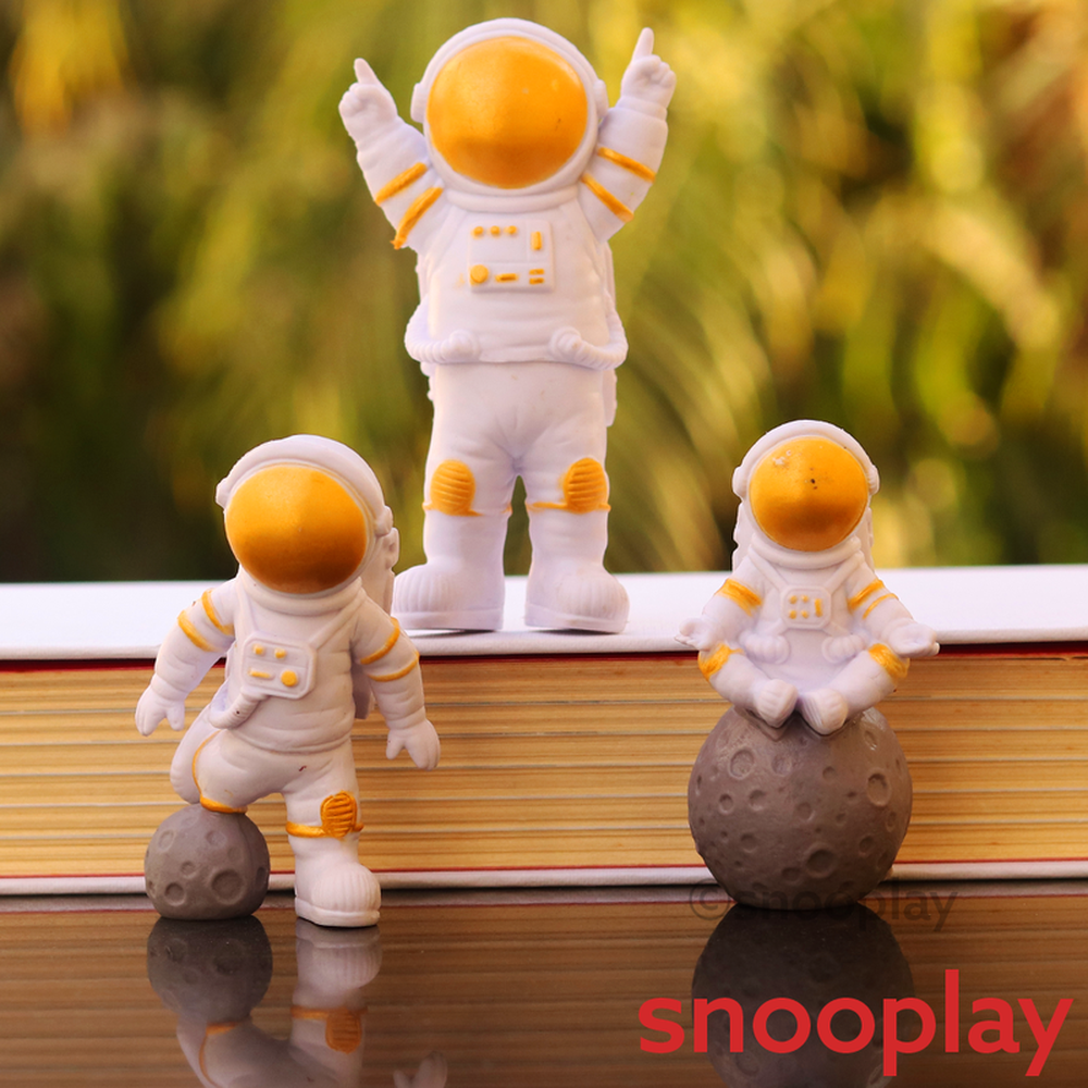 Set of 3 Astronaut Figures (9 Years till Grown Ups)