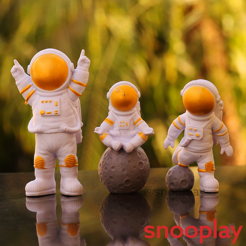 Set of 3 Astronaut Figures (9 Years till Grown Ups)