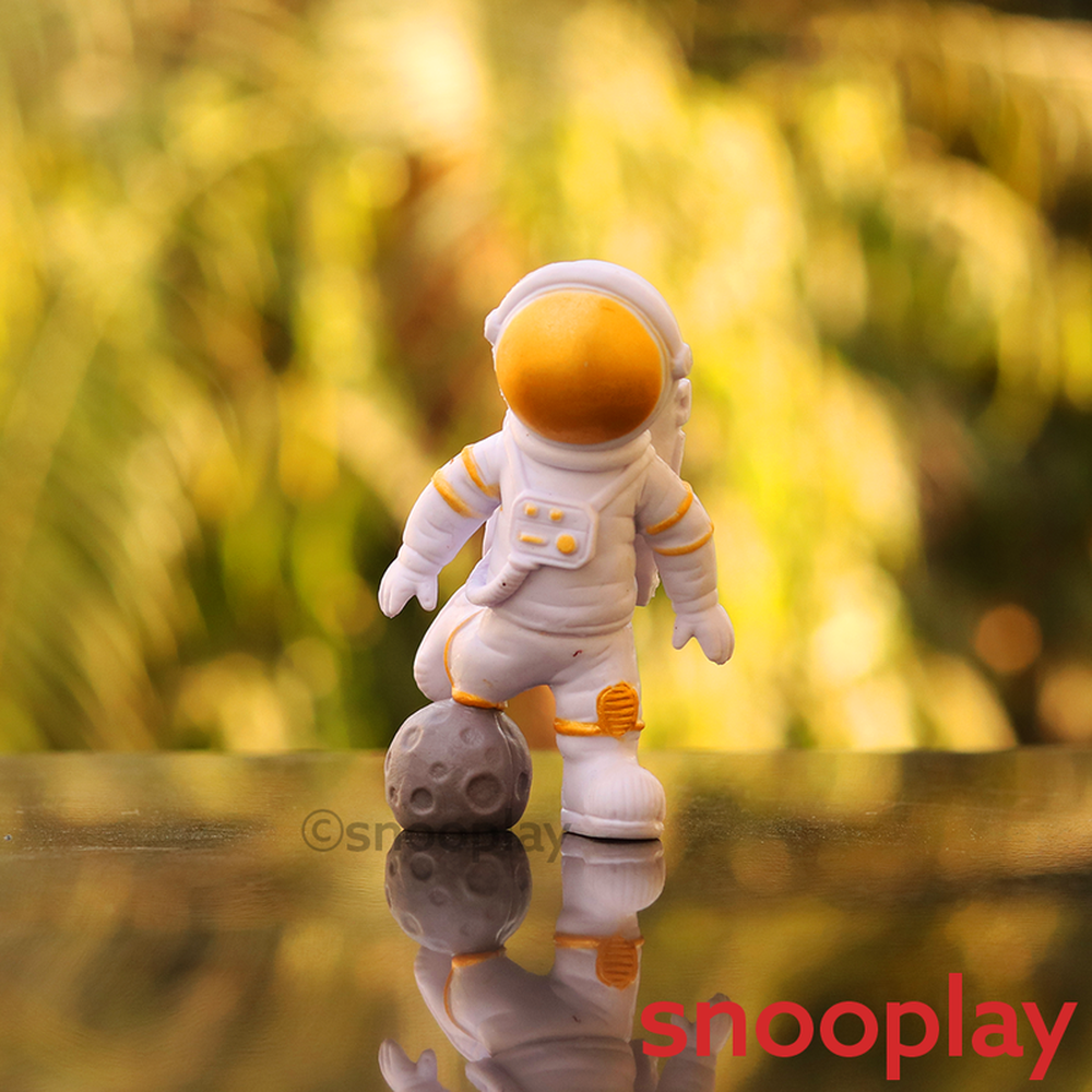Set of 3 Astronaut Figures (9 Years till Grown Ups)