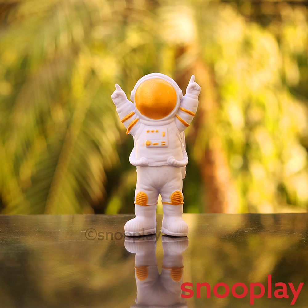 Set of 3 Astronaut Figures (9 Years till Grown Ups)