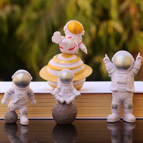 Set of 4 Astronaut Figures (5 Years till Grown Ups)
