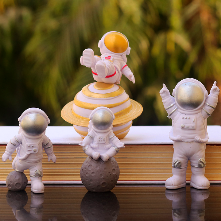 Set of 4 Astronaut Figures