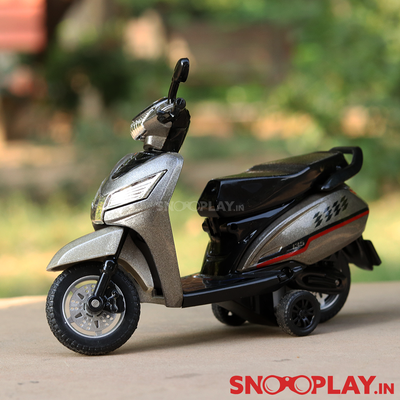 Bestiva Scooty toy with a pull back feature and comes with a rear suspension just like the real bike.