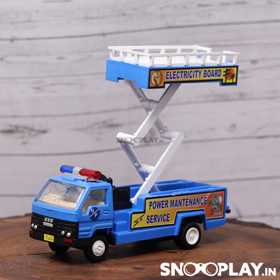 Breakdown service toy truck with a pull back feature in blue colour.