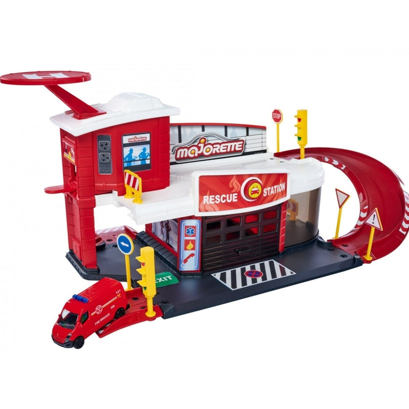 Creatix Rescue Staion +1 Licensed Car (33 Pieces)