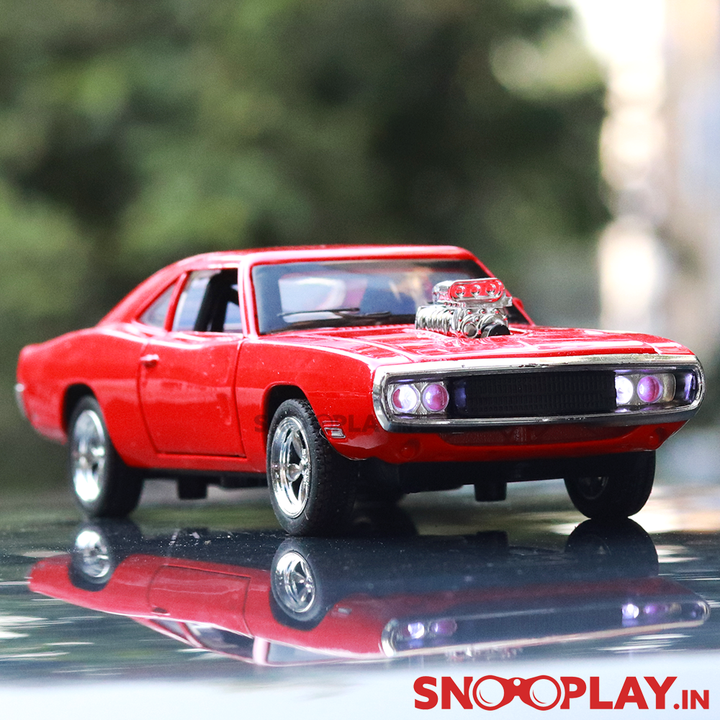 Dodge Charger RT Diecast Car Scale Model (1:32 Scale) with Lights & Sound (Assorted Colours)