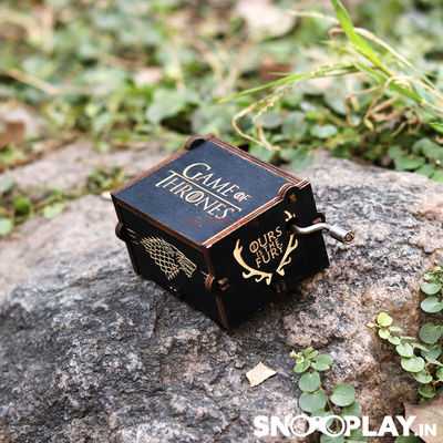 Game of Thrones theme hand engraved wooden musical box with hand crank, portable and easy to carry, perfect for gifting to all the GOT fans.