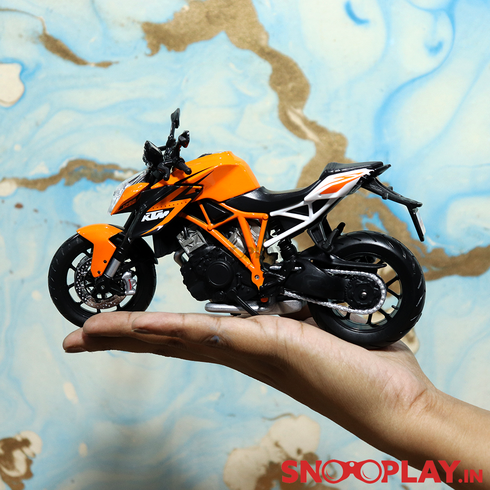 KTM 1290 Super Duke R 1:12 Scale Diecast Bike Model