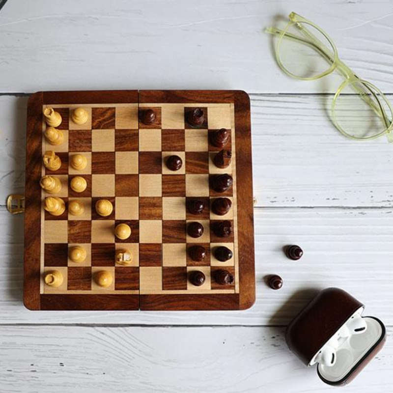 MAGNETIC CHESS SET