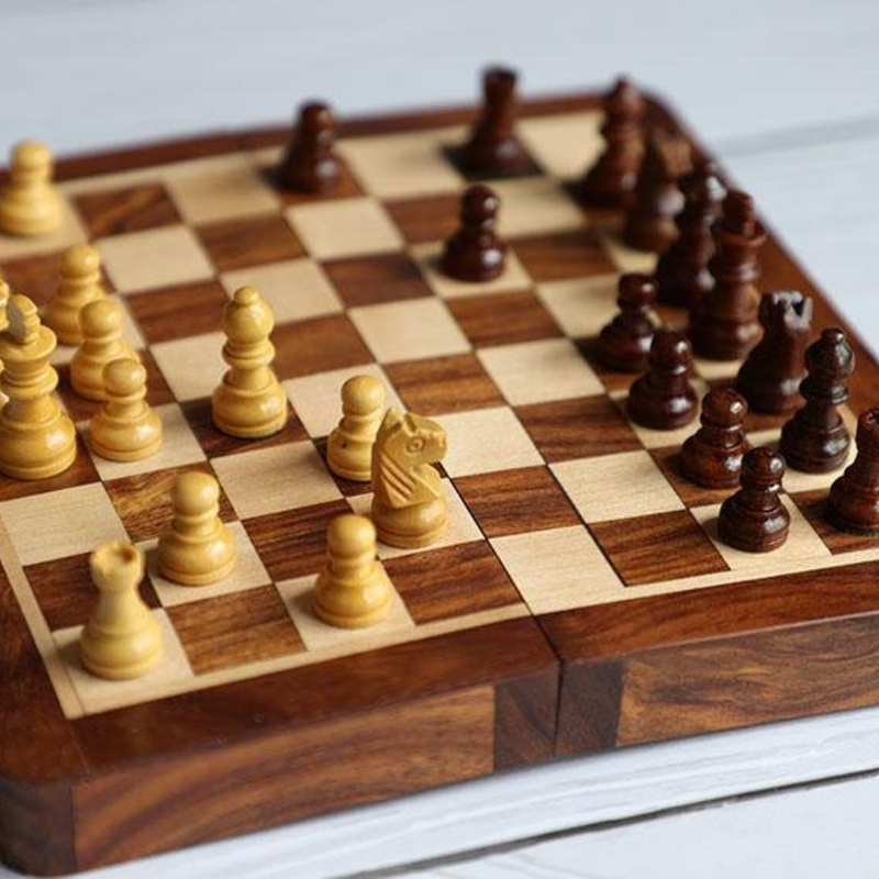 MAGNETIC CHESS SET