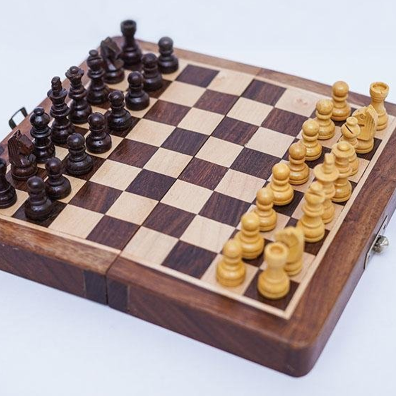 MAGNETIC CHESS SET