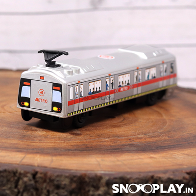 Metro Train (Pullback Toy)