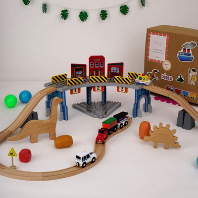 The Dino Land-Third Set-1 Police Jeep,1 Car,1 Boat,2 Dinosaurs,3 Stones,1 Signal,4 Plastic Attachment,12 Tracks,1 Large Bridge.