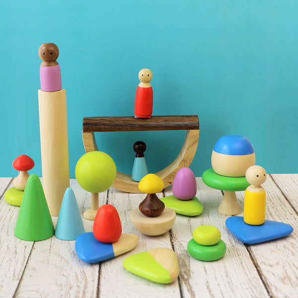 24 Pieces Play Set With Peg Dolls