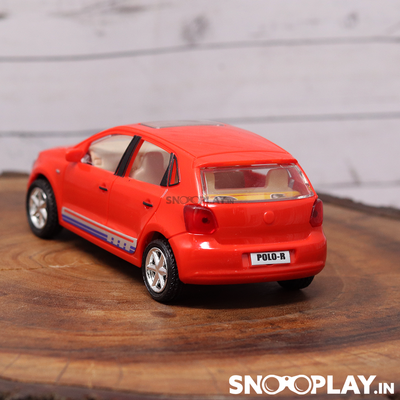 Ideal for decor purposes, the red coloured Polo Toy car that comes with a complementary jute pouch.
