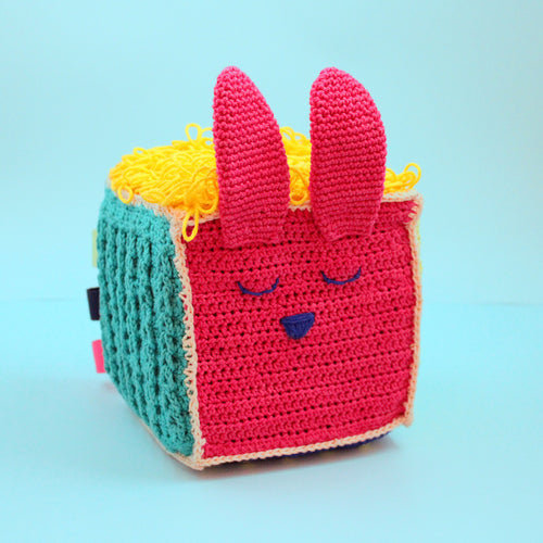 Shumee Soft Crochet Sensory Rattle Cube (3-12 Months)