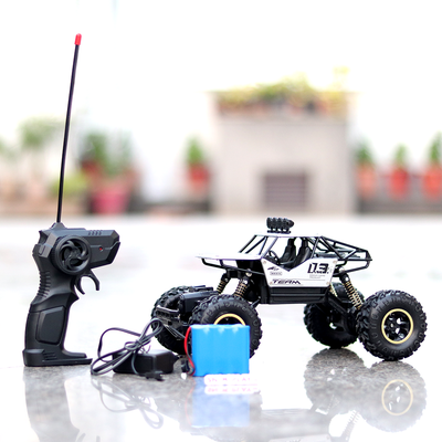 This Monster truck toy can be played with both indoors and outdoors, this remote control monster truck will never let you down! Built of strong and sturdy plastic body