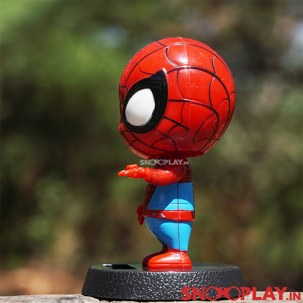 Ideal for marvel freaks, the solar powered spiderman bobblehead, to spoce up the kids decor room.