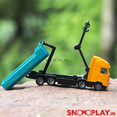 Volvo Roll-Off Tipper with Crane by Siku (Funskool)